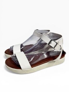 MIA Ellen White Sandals Size 8.5 Strappy Buckle Sneaker Bottom Shoe